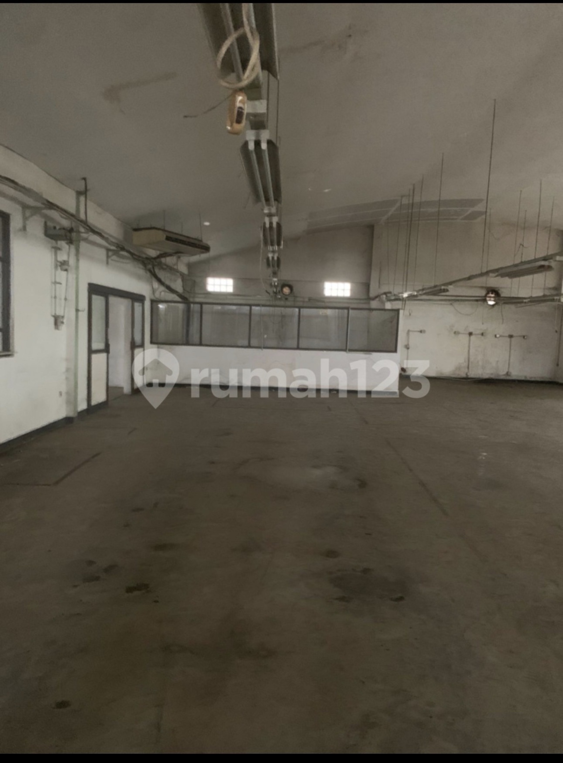 Gudang Dijual di Tangerang, foto 1 dari 10