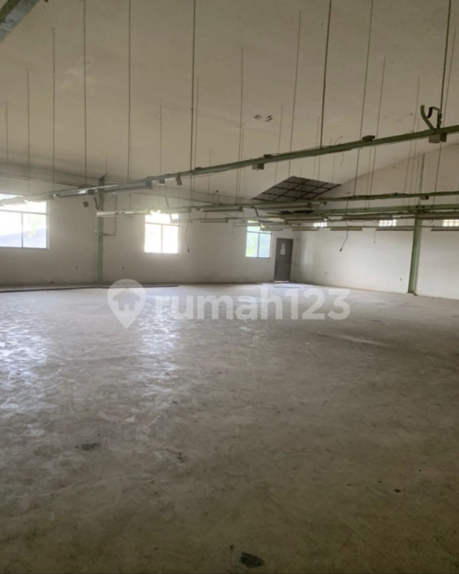 Gudang Dijual di Tangerang, foto 1 dari 10