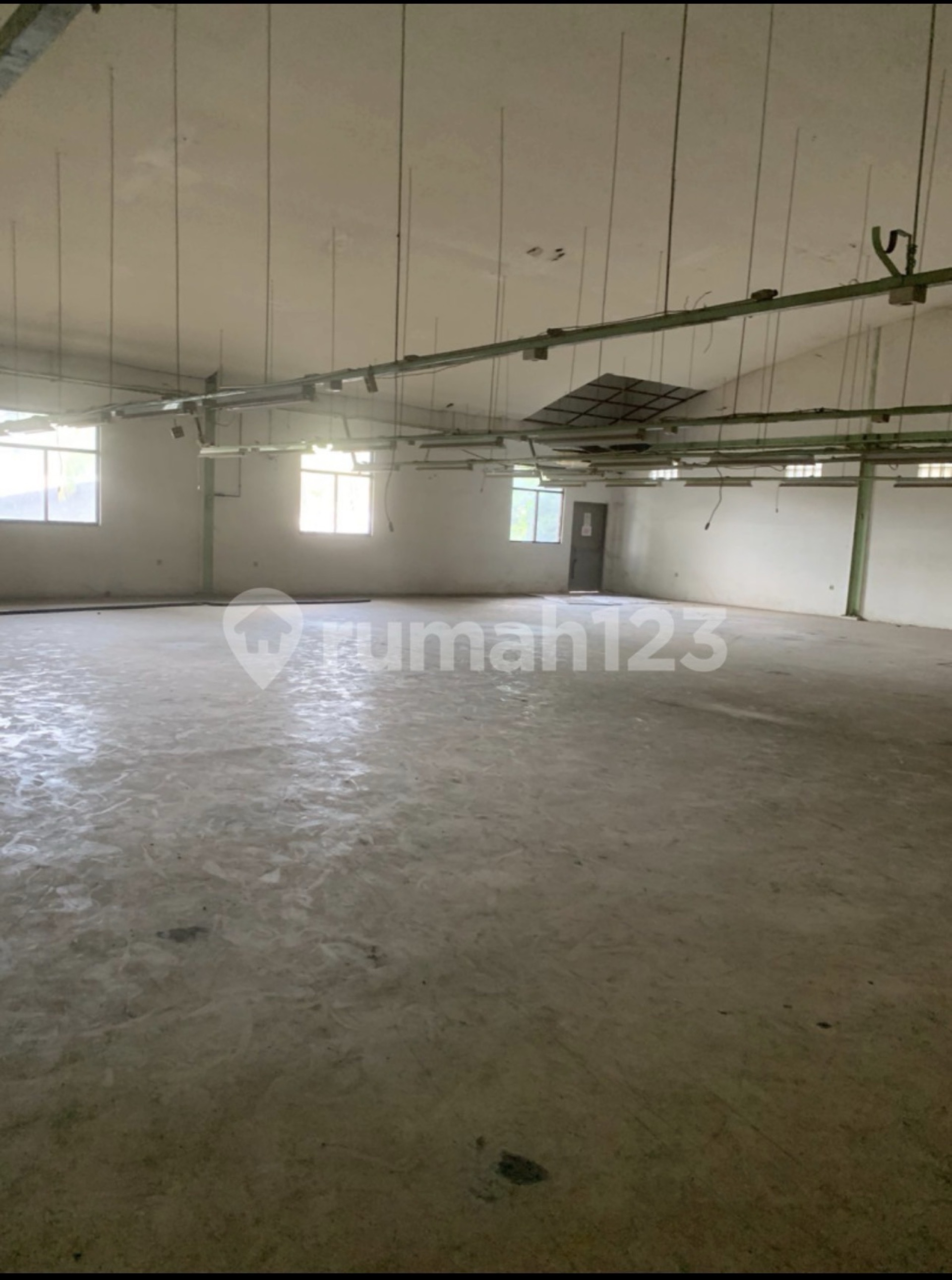 Gudang Dijual di Tangerang, foto 1 dari 10