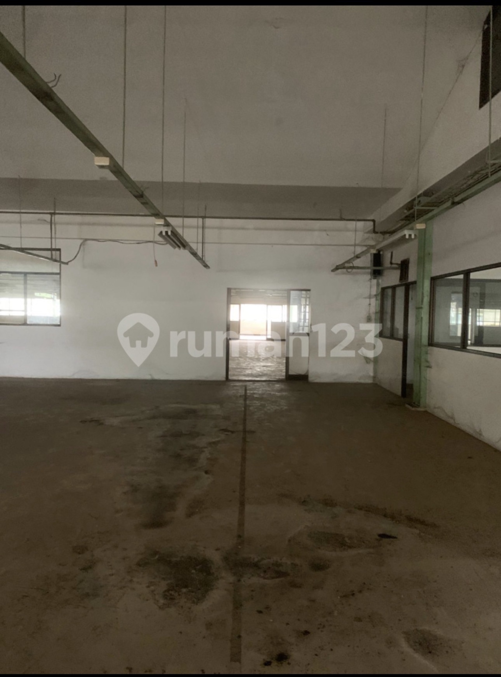 Gudang Dijual di Tangerang, foto 1 dari 10