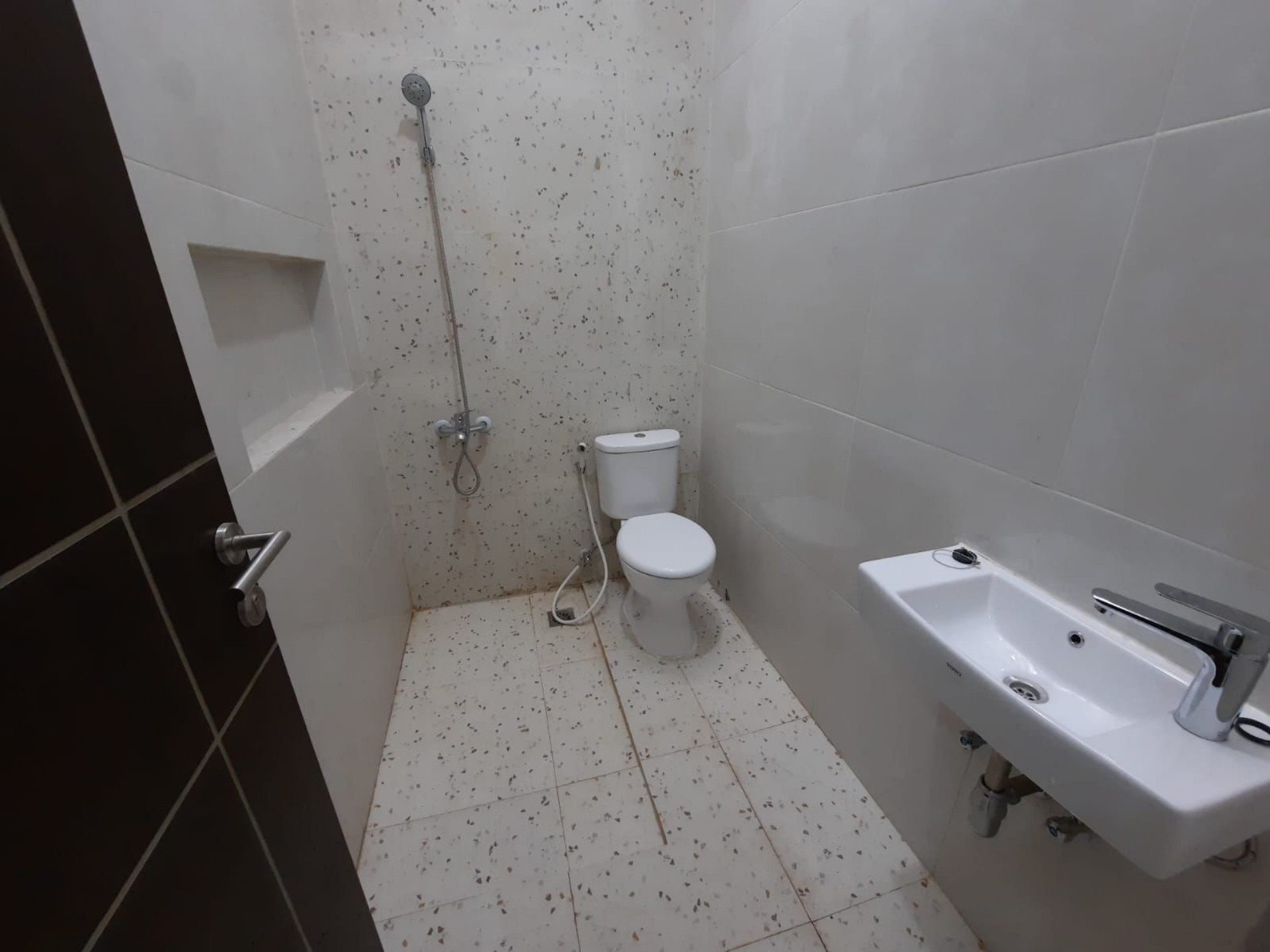 Rumah Dijual di Tangerang, foto 1 dari 10