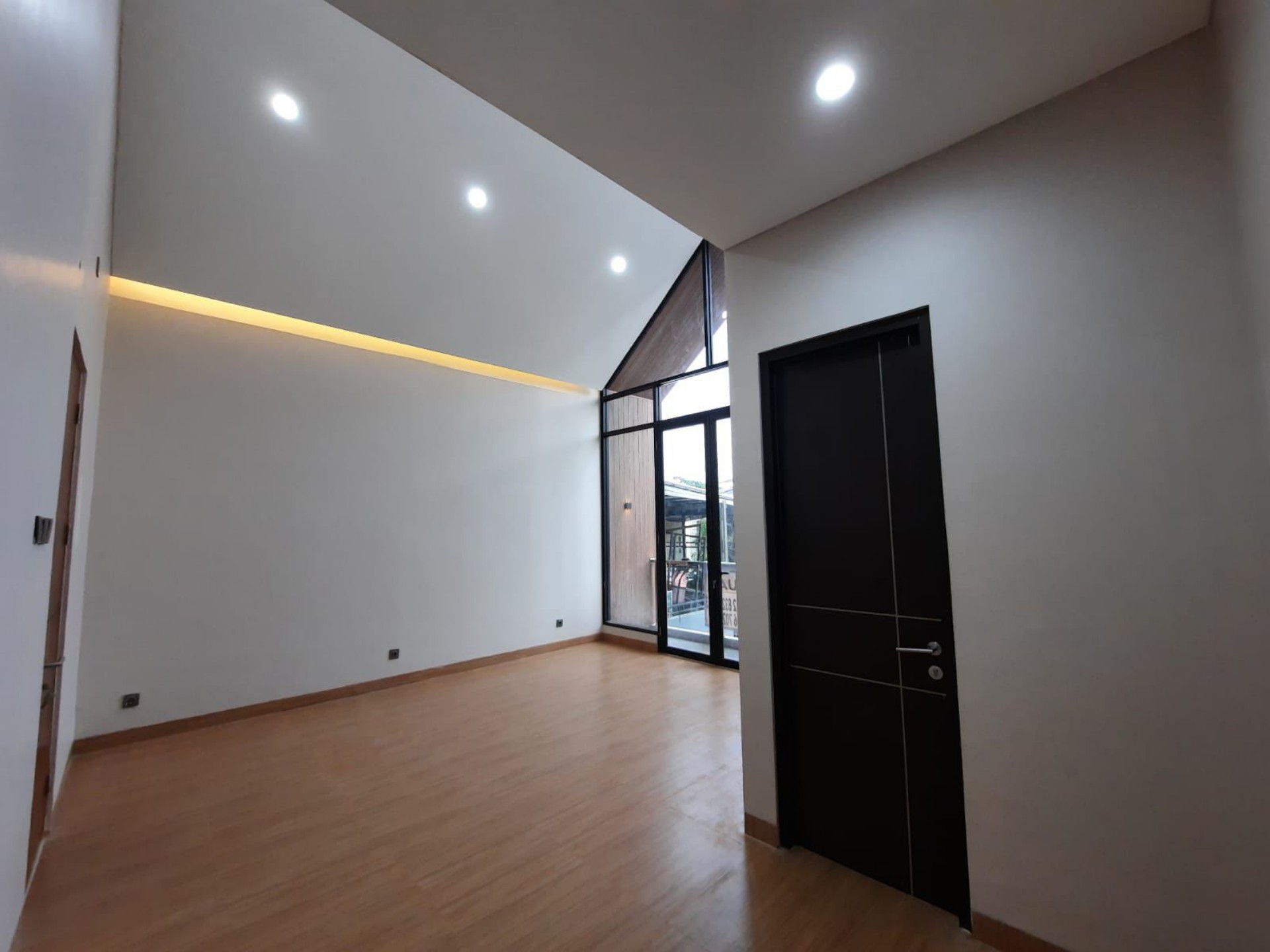 Rumah Dijual di Tangerang, foto 1 dari 10