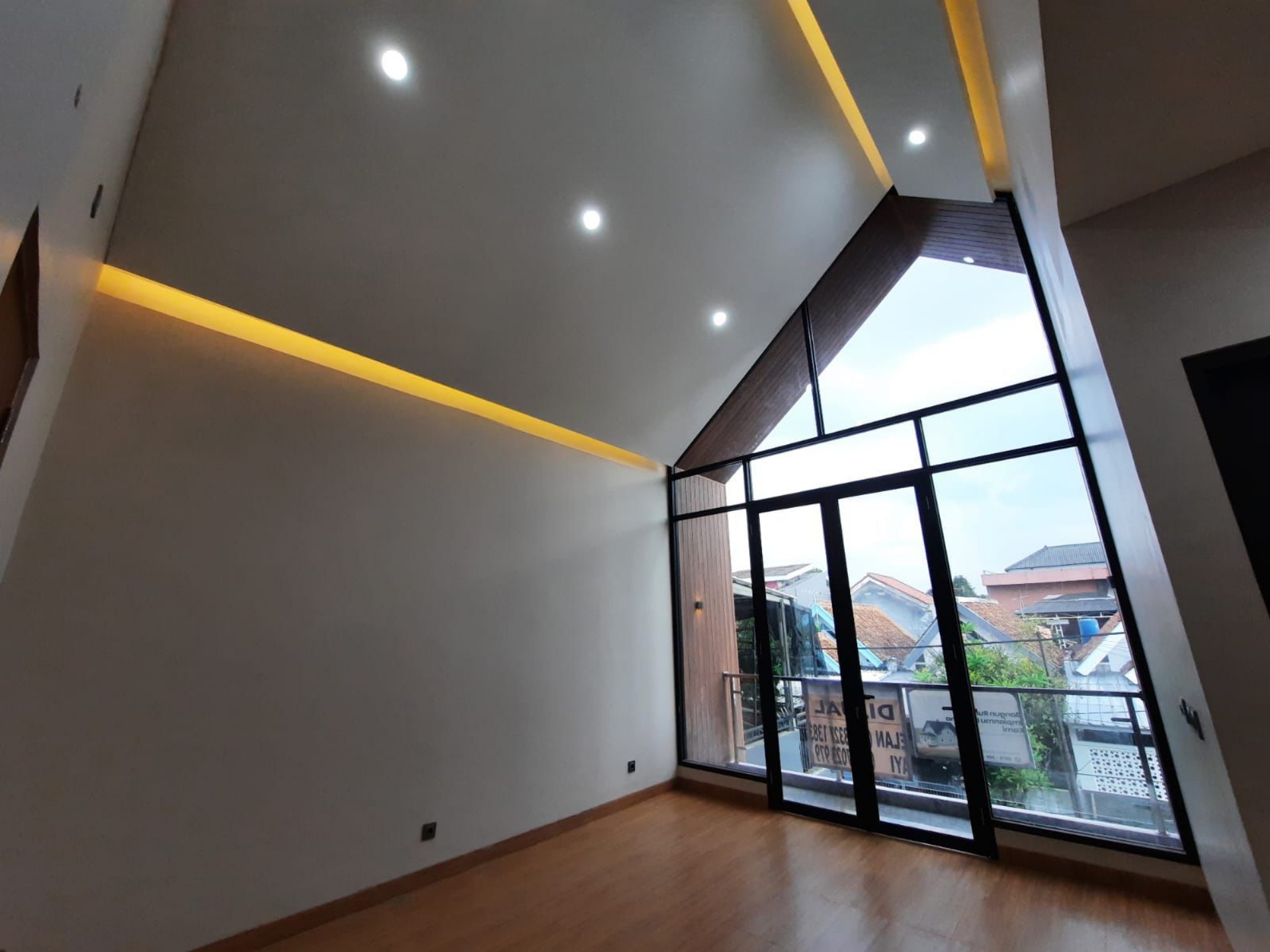 Rumah Dijual di Tangerang, foto 1 dari 10