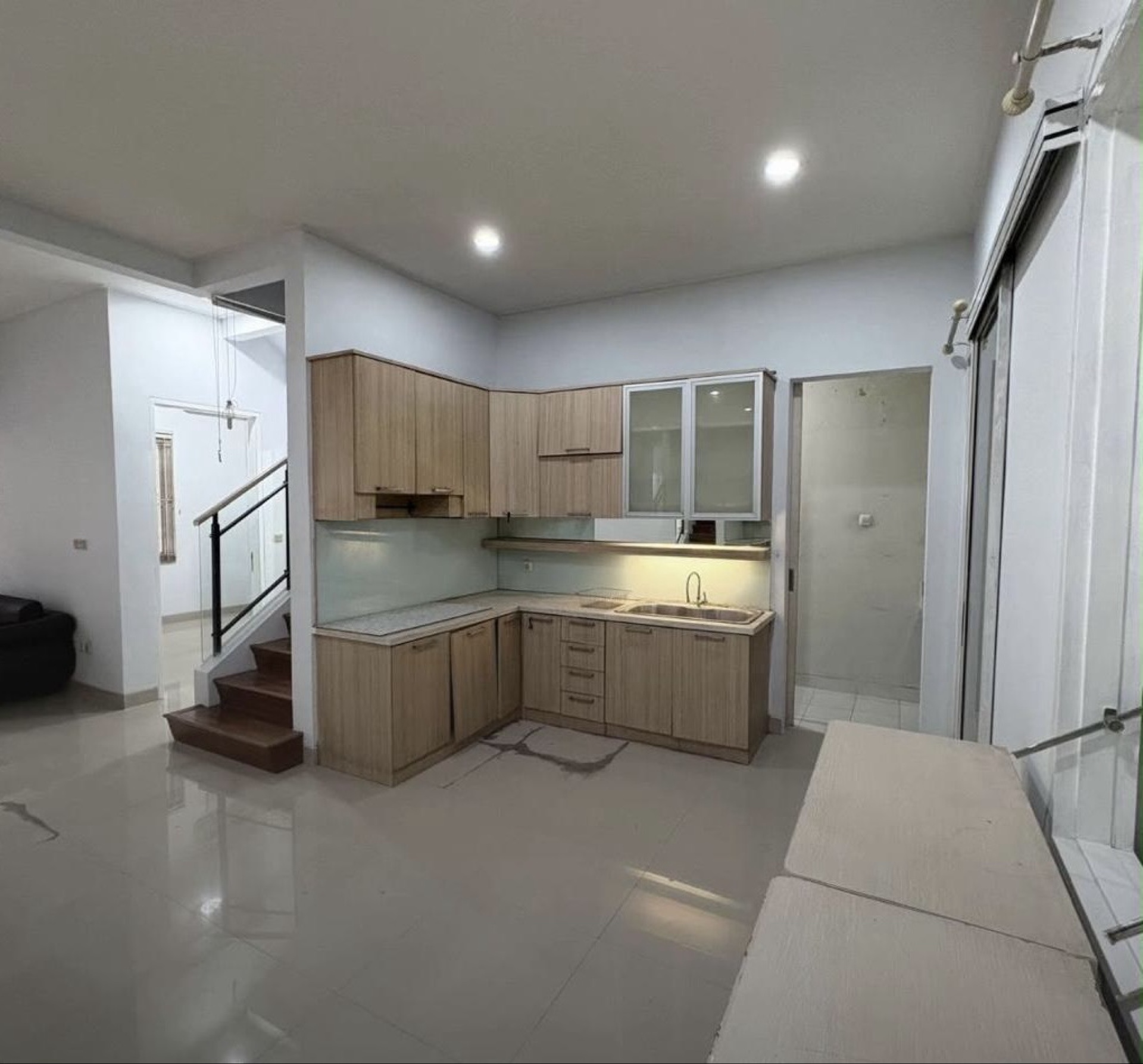 Rumah Disewa di Tangerang, foto 2 dari 10