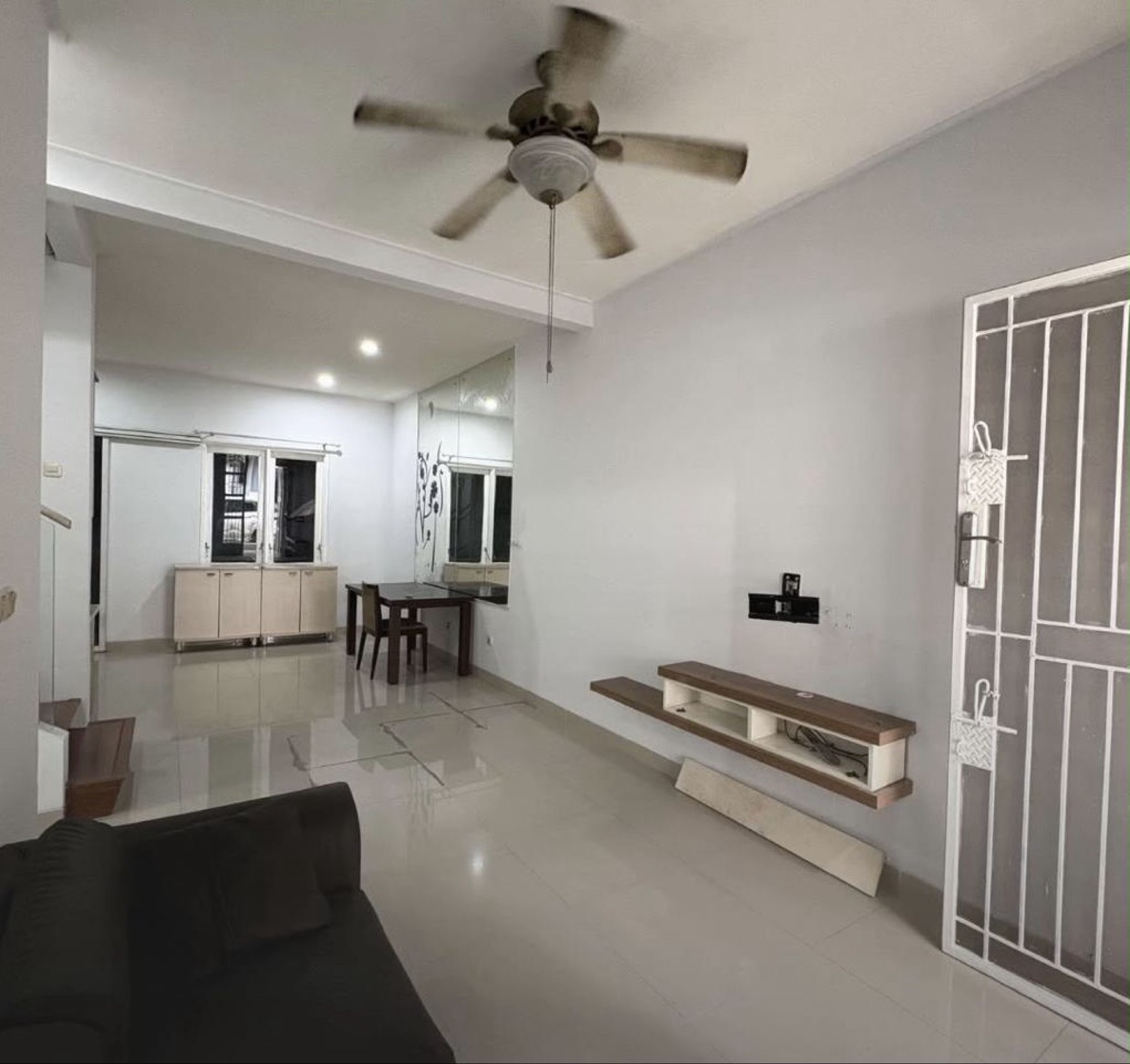 Rumah Disewa di Tangerang, foto 4 dari 10