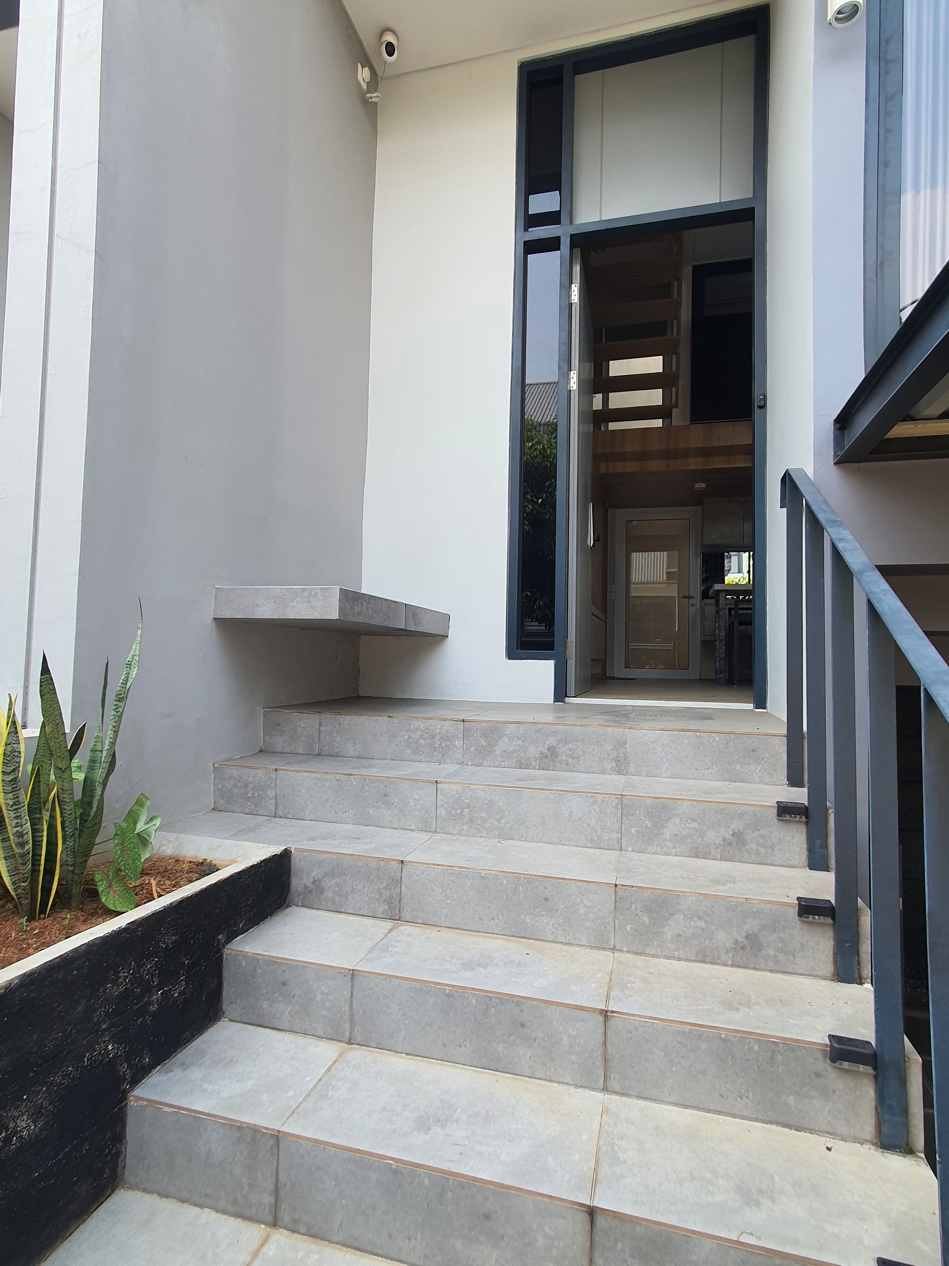 Rumah Dijual di Tangerang, foto 2 dari 10