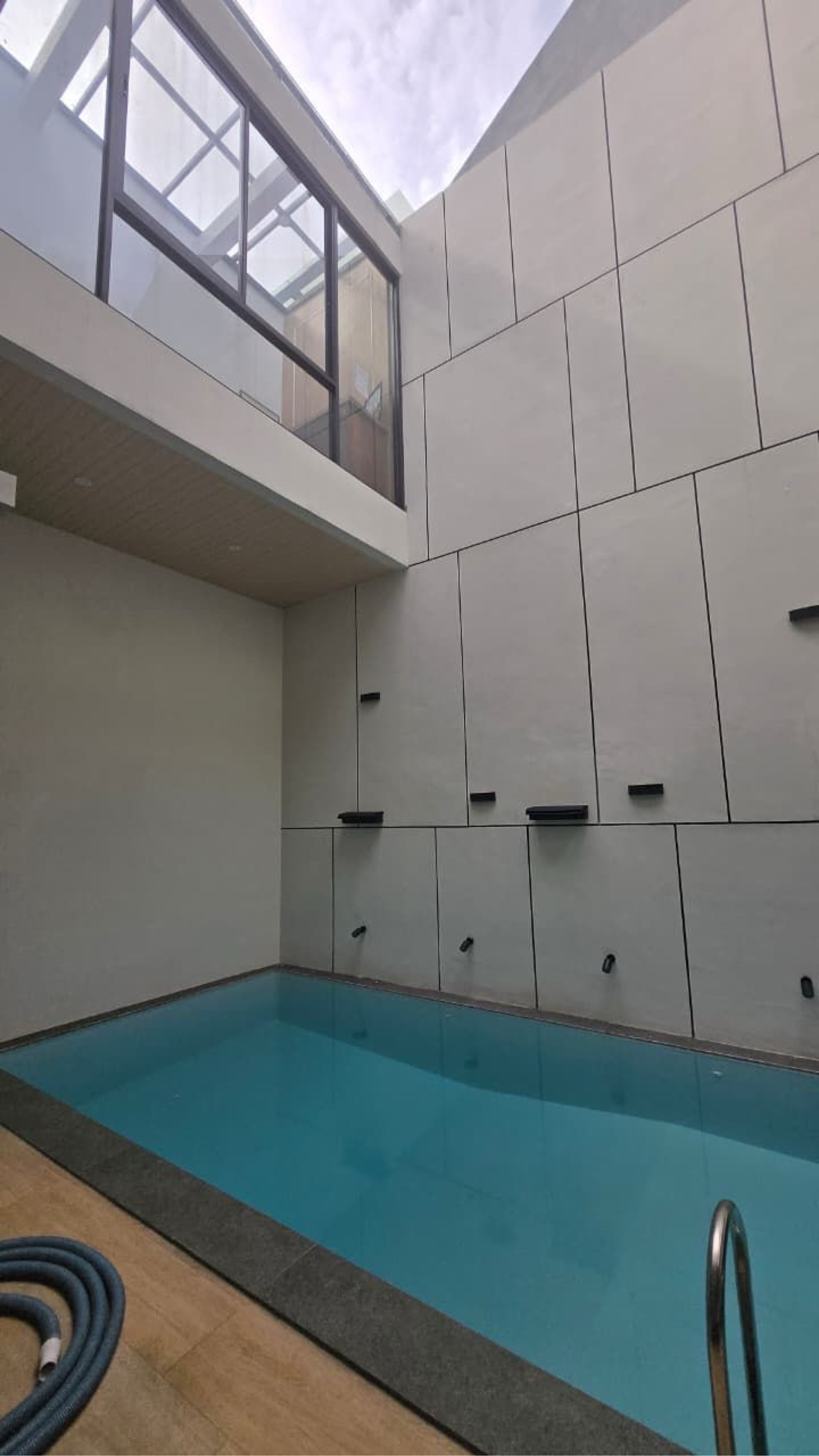 Rumah Dijual di Tangerang, foto 1 dari 10