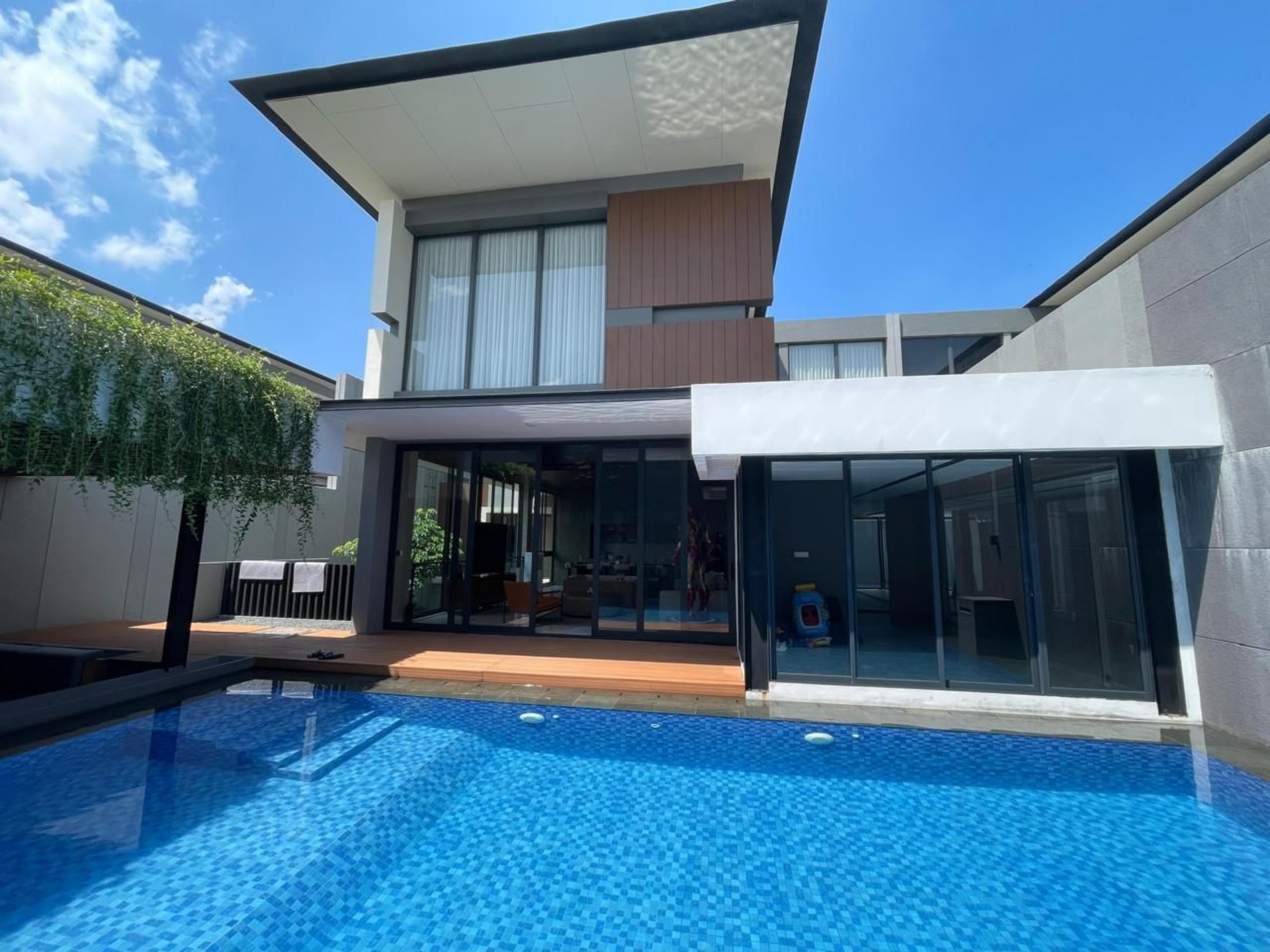 Rumah Dijual di Tangerang, foto 1 dari 9