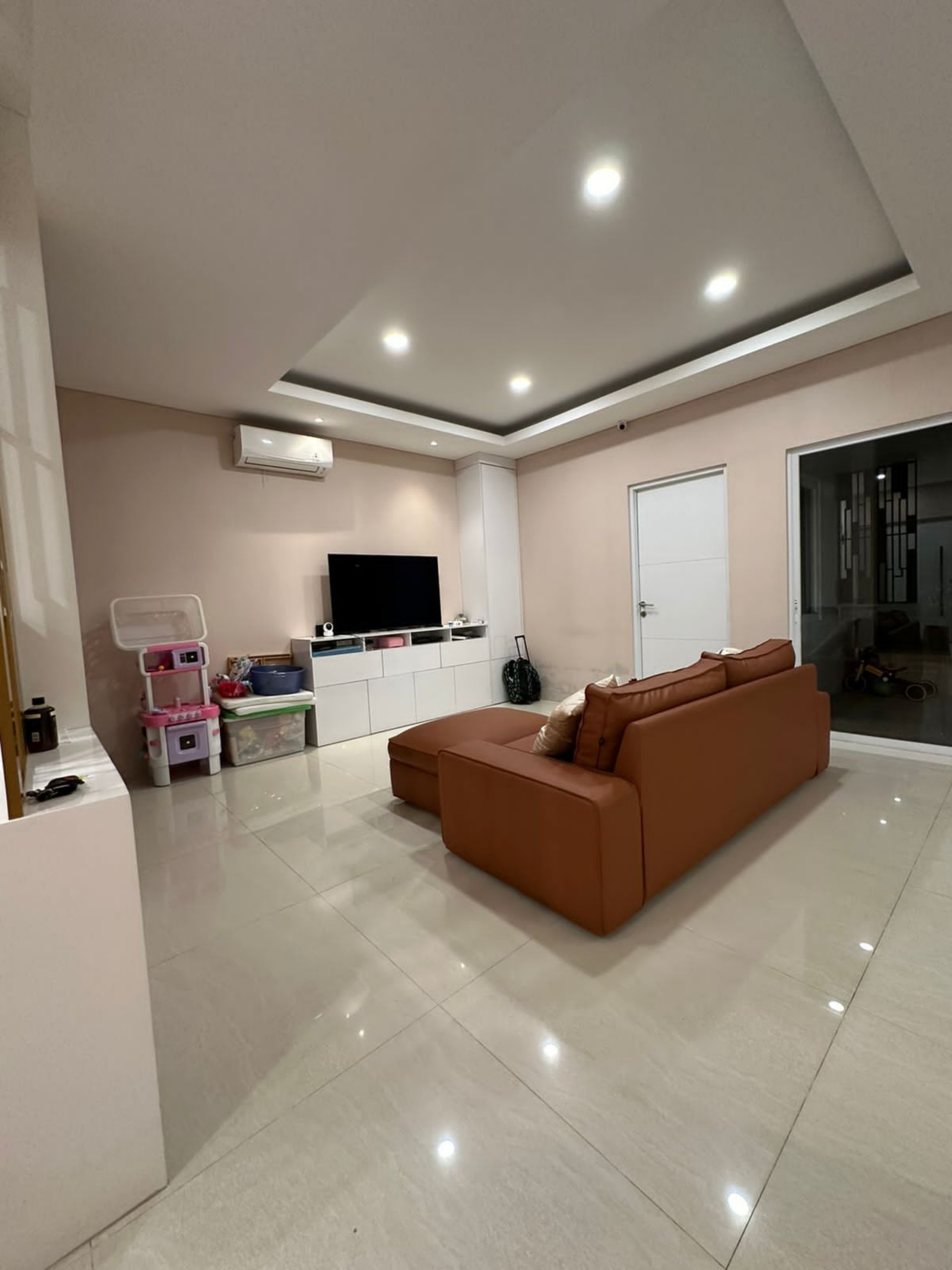 Rumah Dijual di Tangerang, foto 1 dari 9