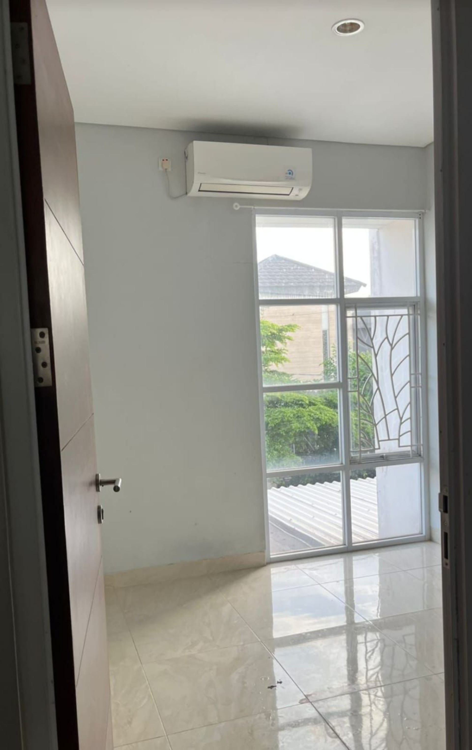 Rumah Dijual di Depok, foto 1 dari 9