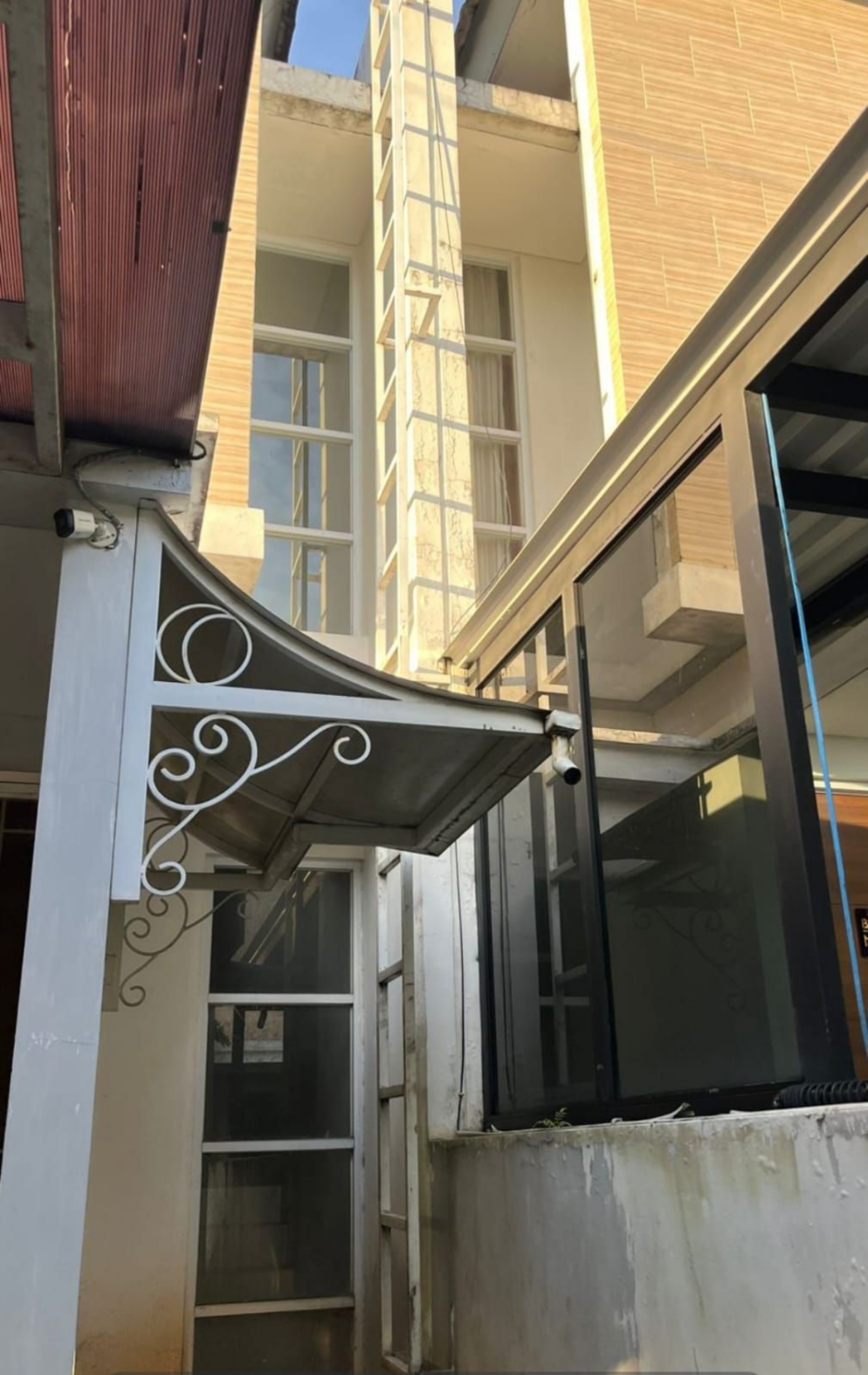 Rumah Dijual di Depok, foto 1 dari 9
