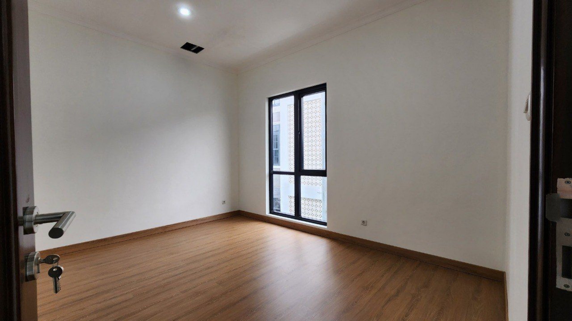 Rumah Dijual di Tangerang, foto 1 dari 9