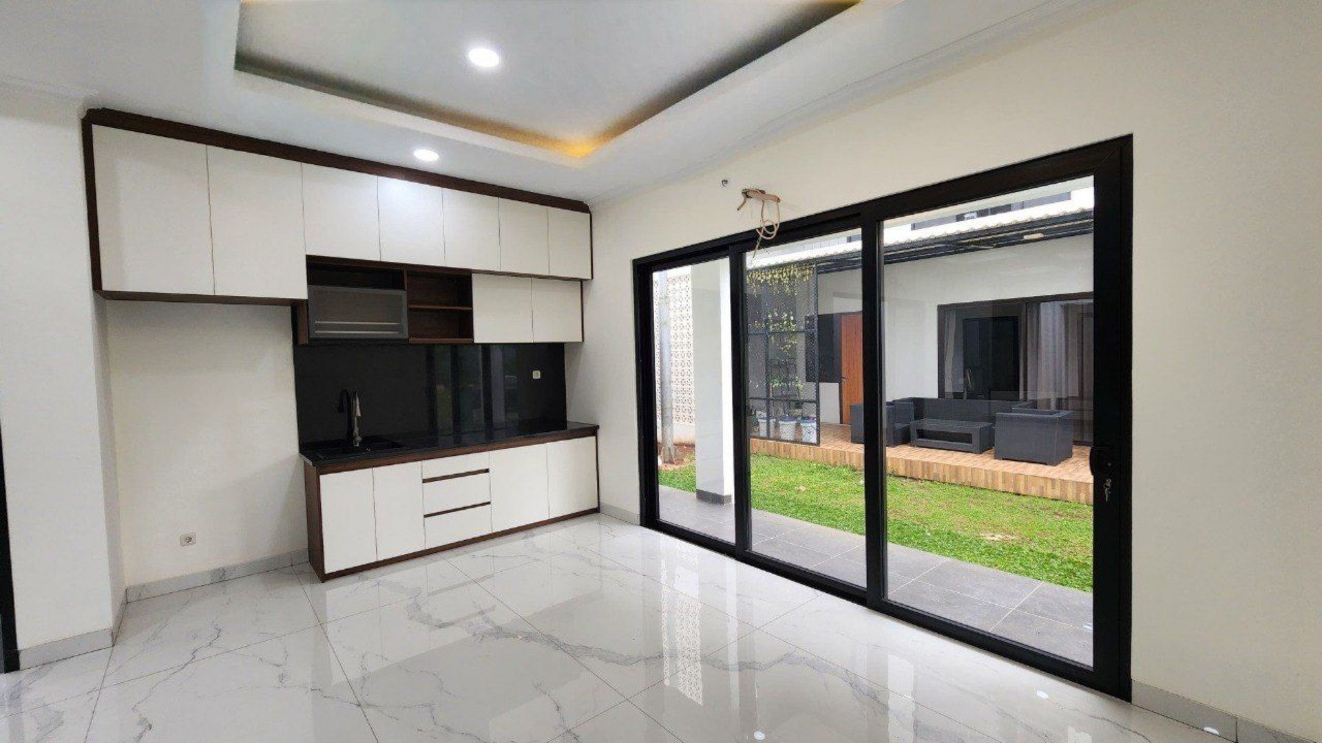 Rumah Dijual di Tangerang, foto 1 dari 9