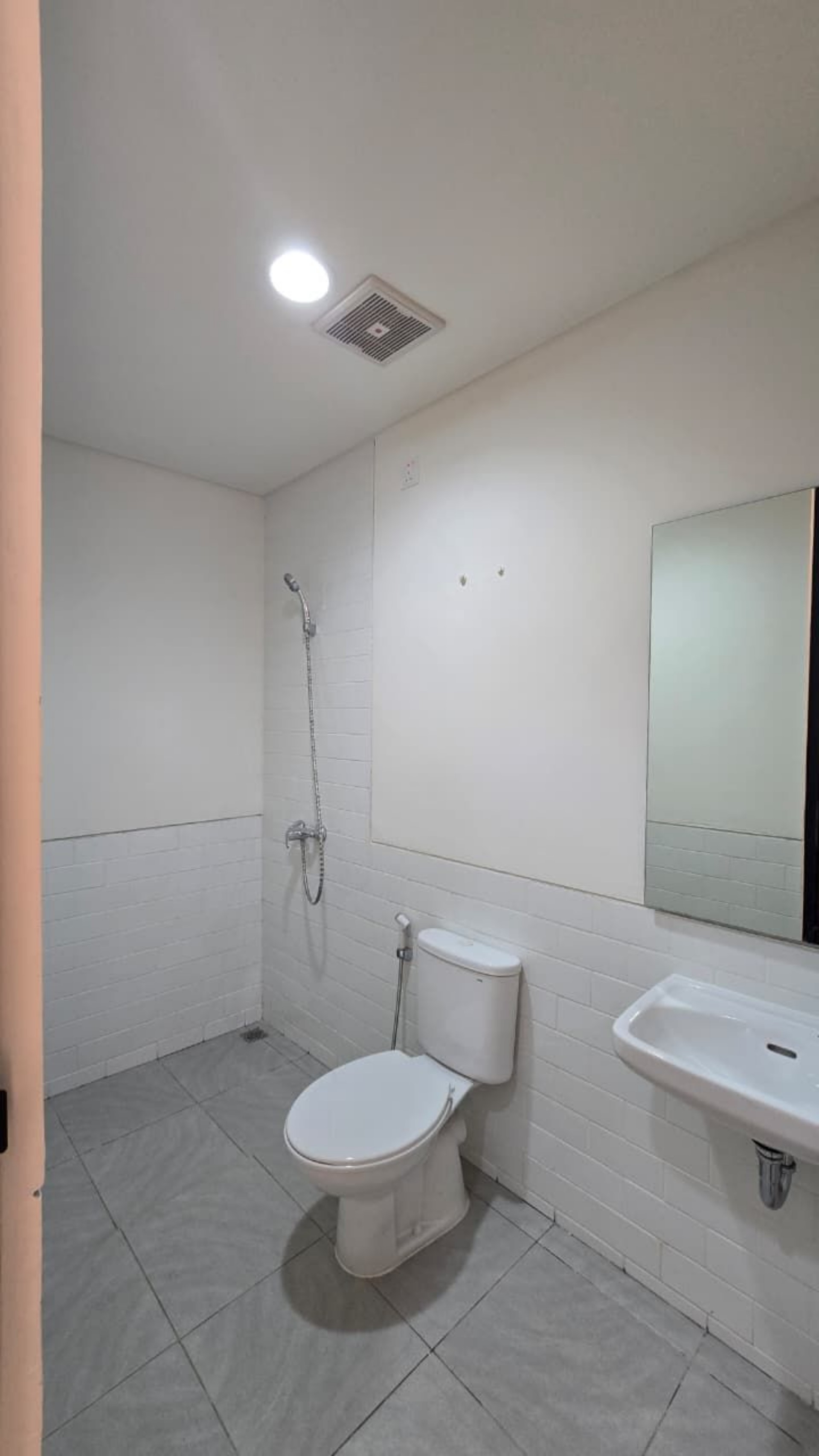 Rumah Disewa di Tangerang, foto 1 dari 10