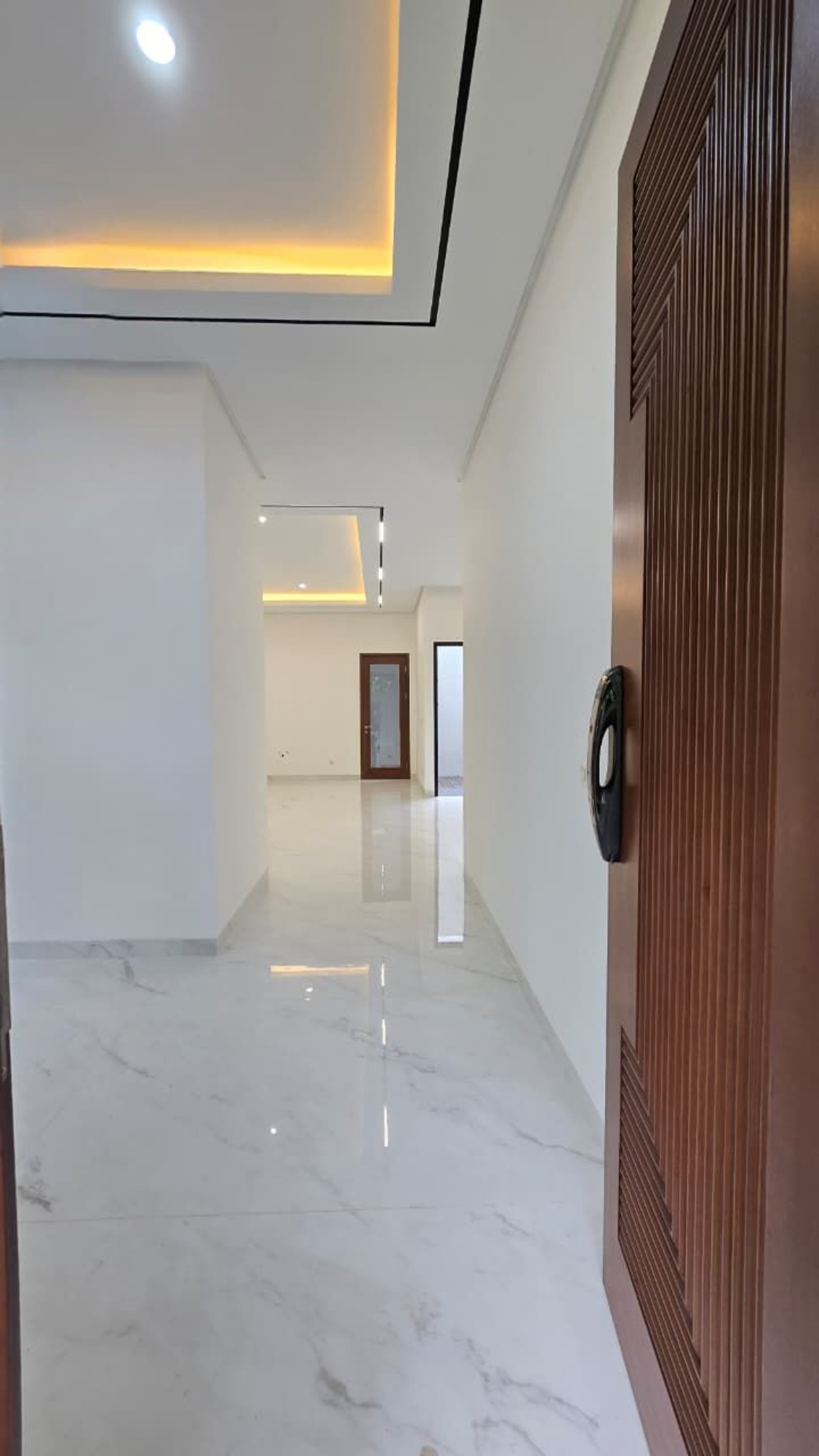 Rumah Dijual di Tangerang, foto 1 dari 9