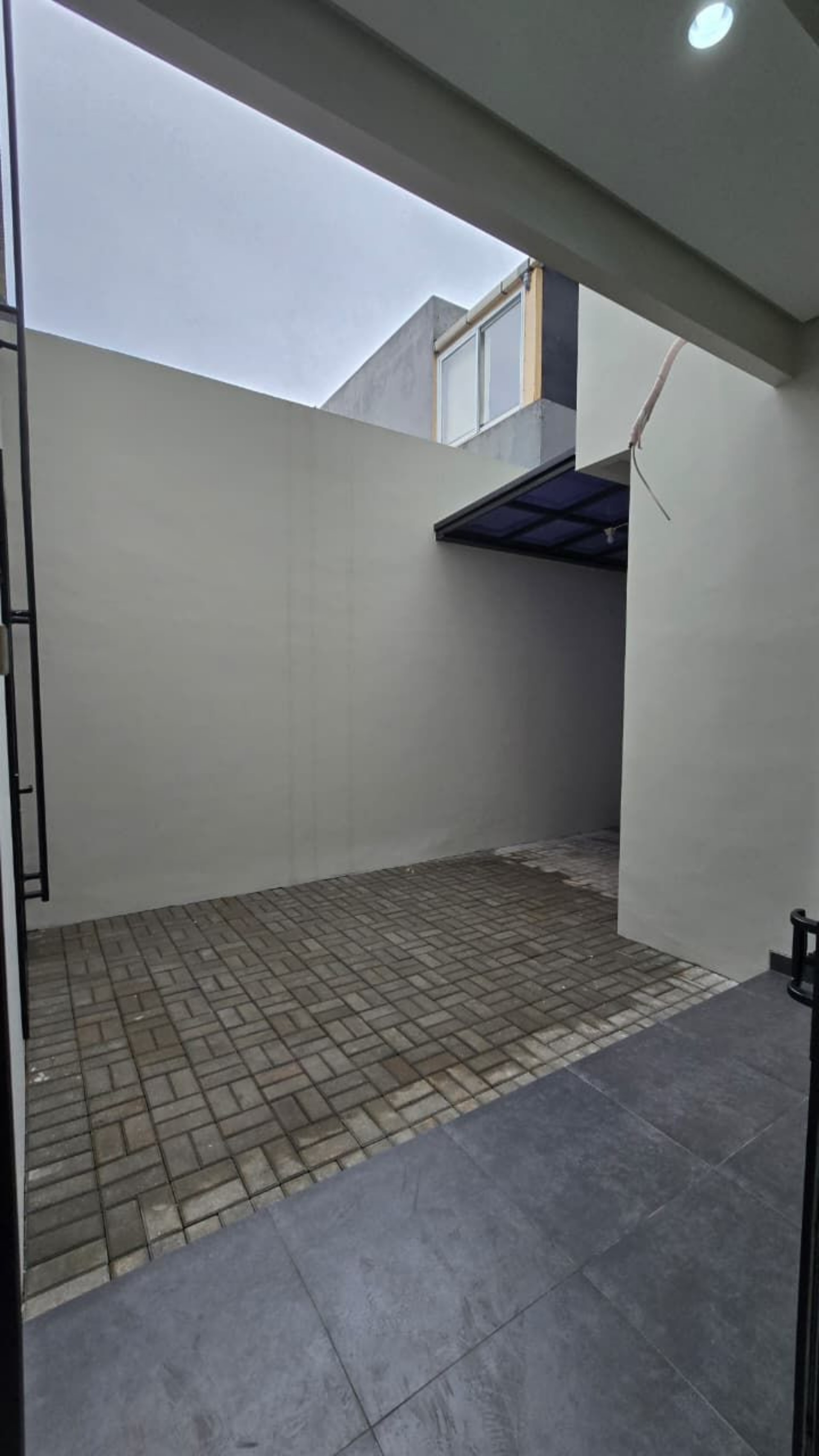 Rumah Dijual di Tangerang, foto 1 dari 9